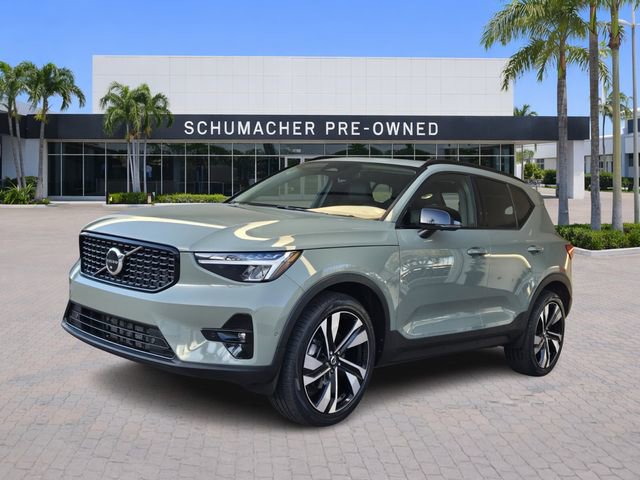Certified 2023 Volvo XC40 B5 Plus w/ Driver Assist Package image 3