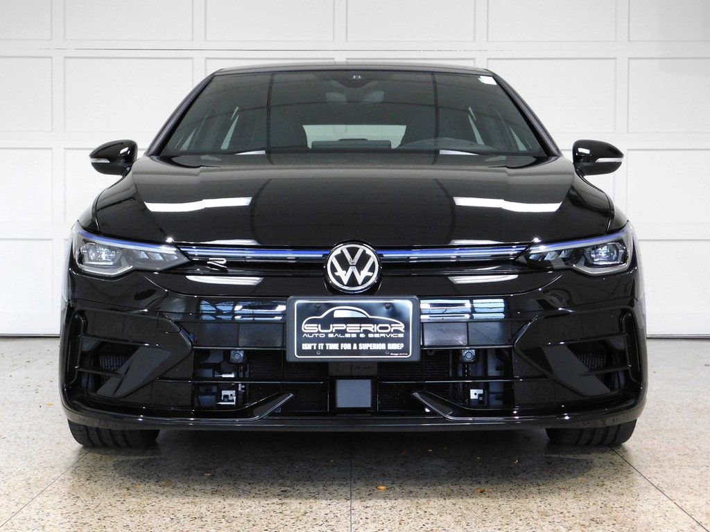 Used 2025 Volkswagen Golf 2.0T image 2