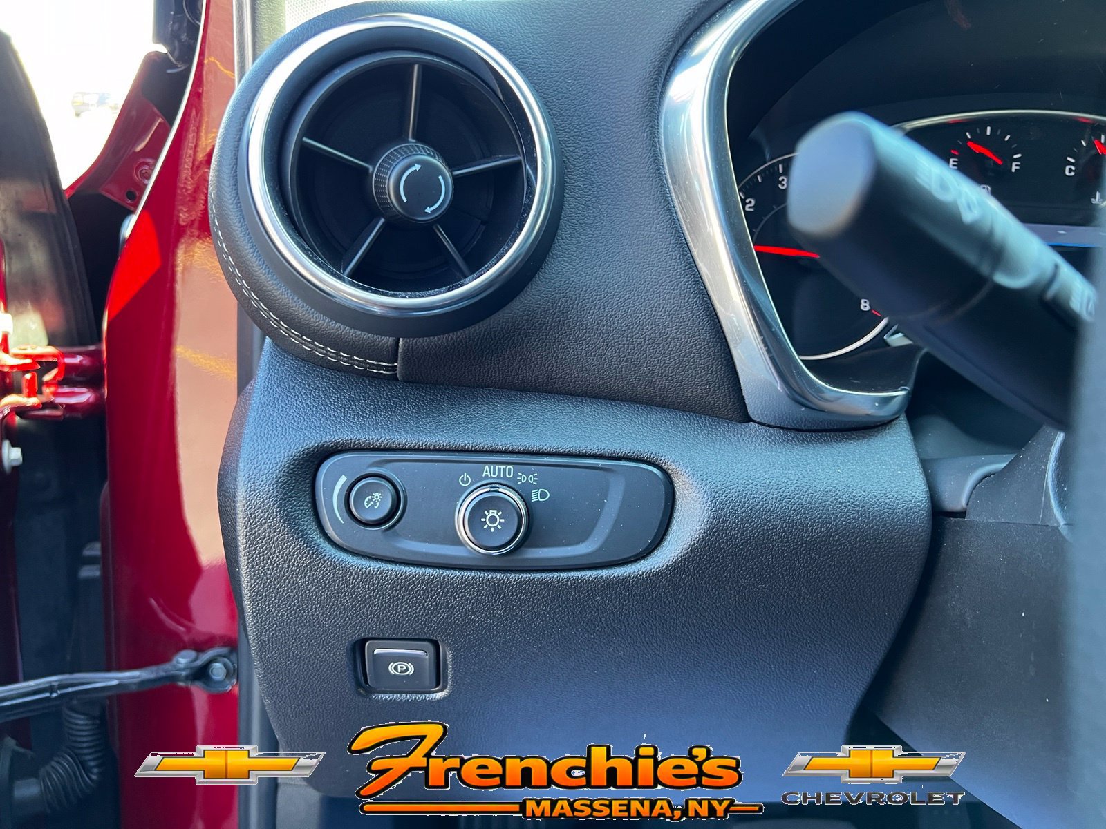 Used 2025 Chevrolet Blazer LT w/ LPO, Floor Liner Package AWD/4WD image 12