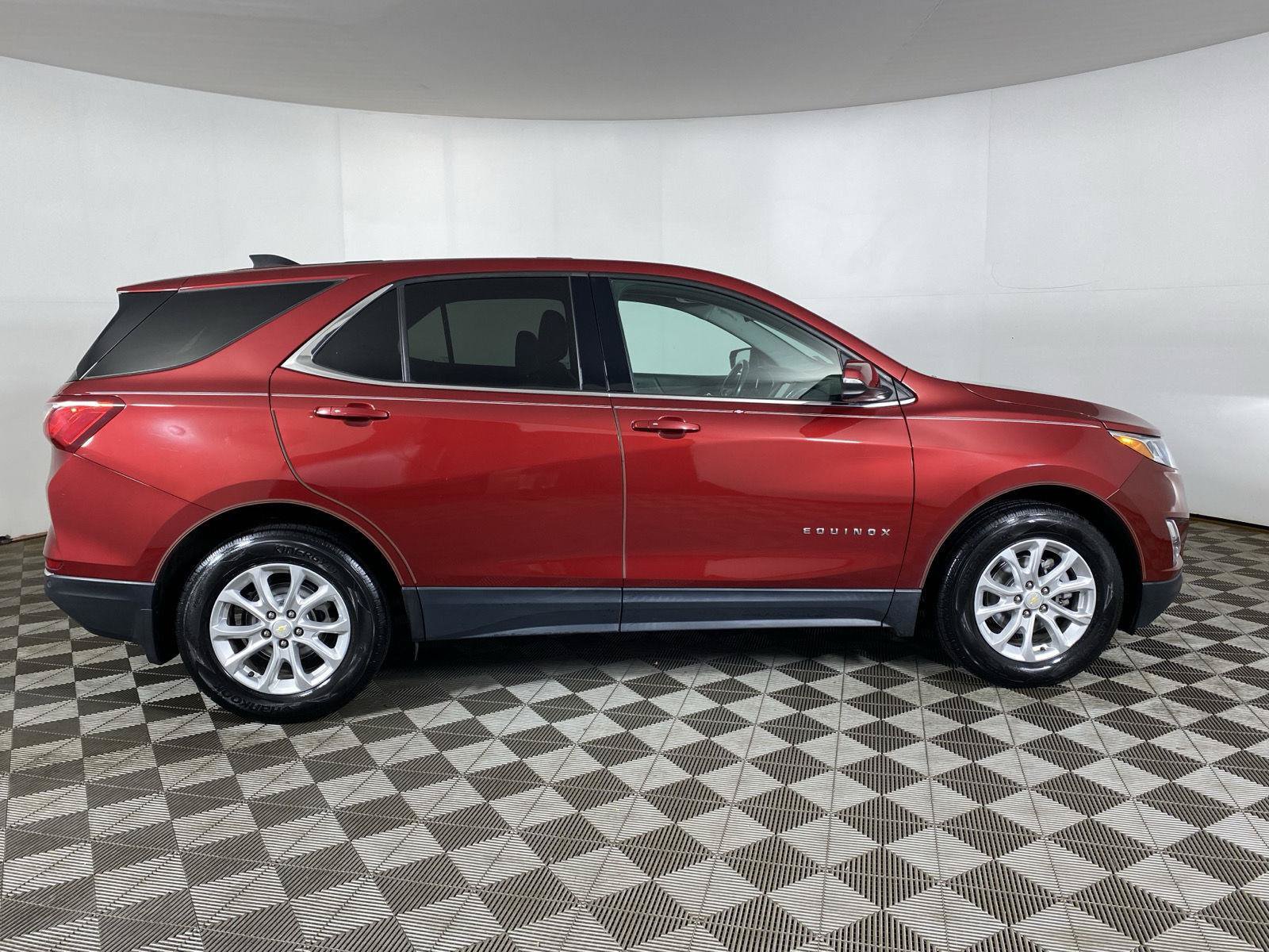 Used 2019 Chevrolet Equinox LT FWD image 8