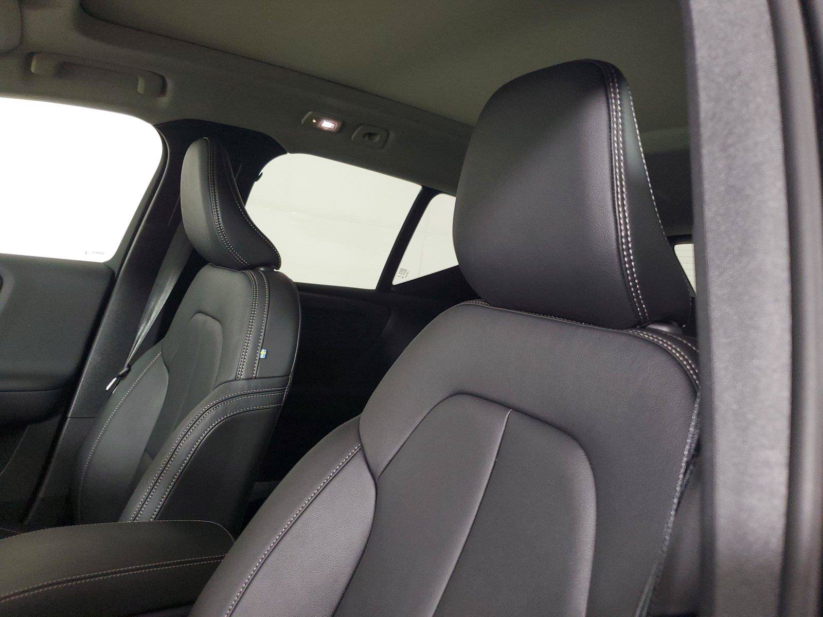 New 2026 Volvo XC40 B4 Core w/ Protection Package Premier FWD image 23