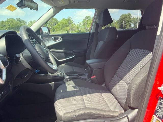 Used 2024 Kia Soul LX w/ Option Group 015 FWD image 16