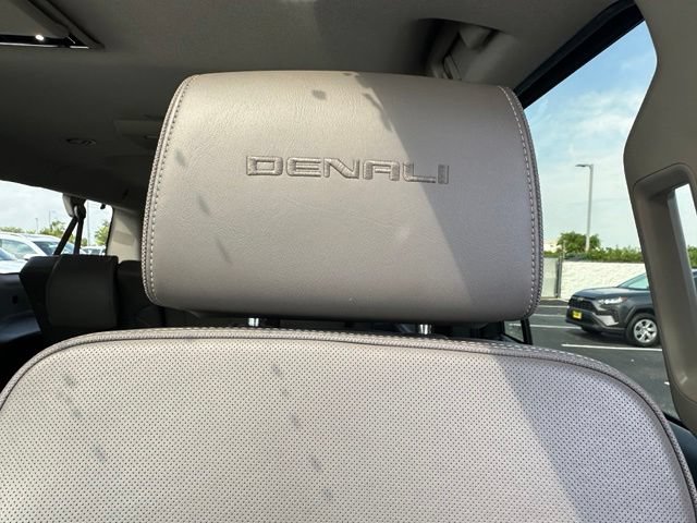 Used 2016 GMC Yukon XL Denali w/ Open Road Package AWD/4WD image 24