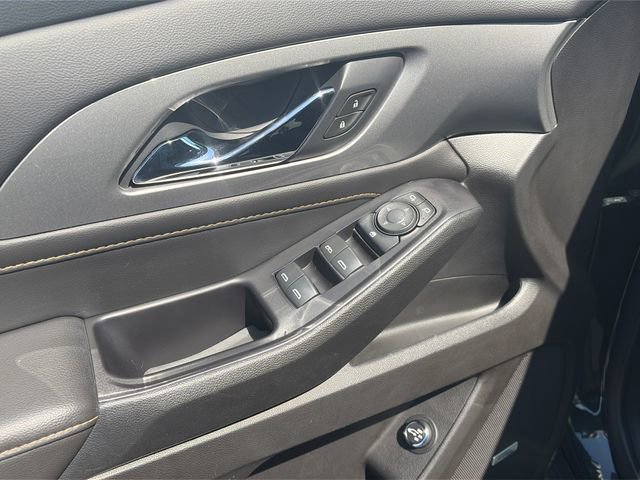 Used 2020 Chevrolet Traverse LT w/ LT Premium Package AWD/4WD image 18