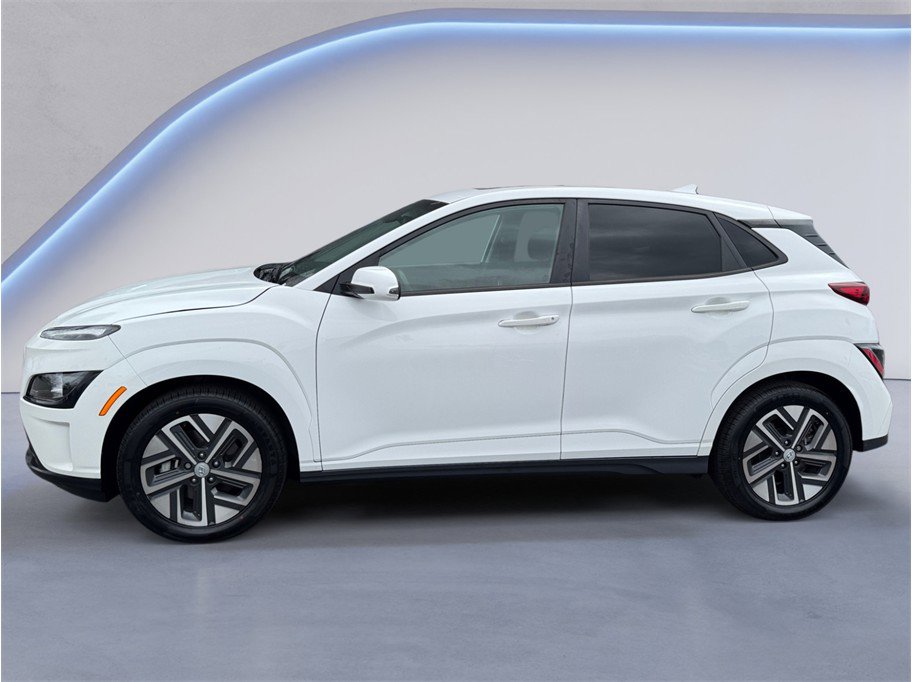 Used 2022 Hyundai Kona SEL w/ Convenience Package FWD image 3
