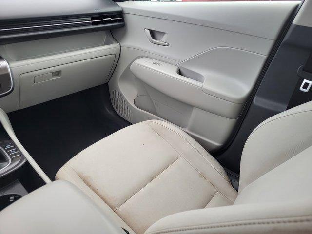 Used 2025 Hyundai Kona SE image 13