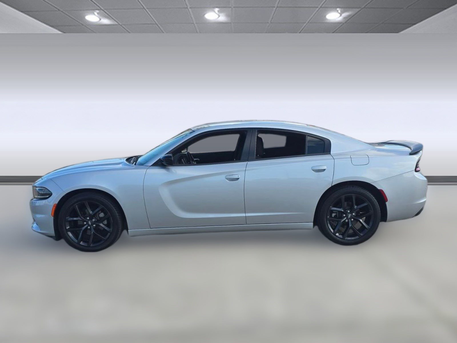 Used 2022 Dodge Charger SXT w/ Blacktop Package image 2
