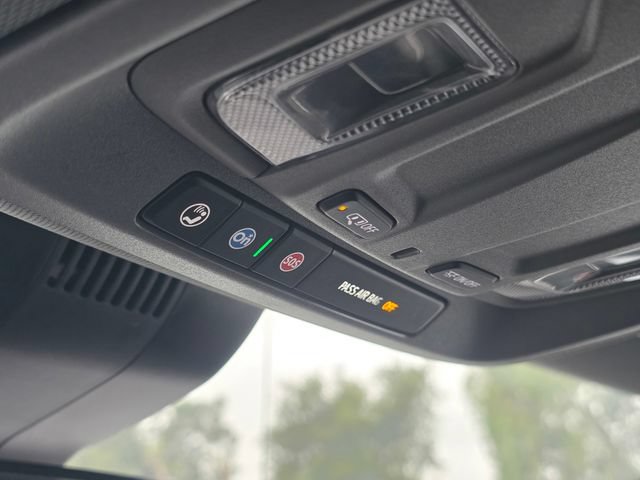 Used 2025 Chevrolet Silverado 1500 LT RWD image 35