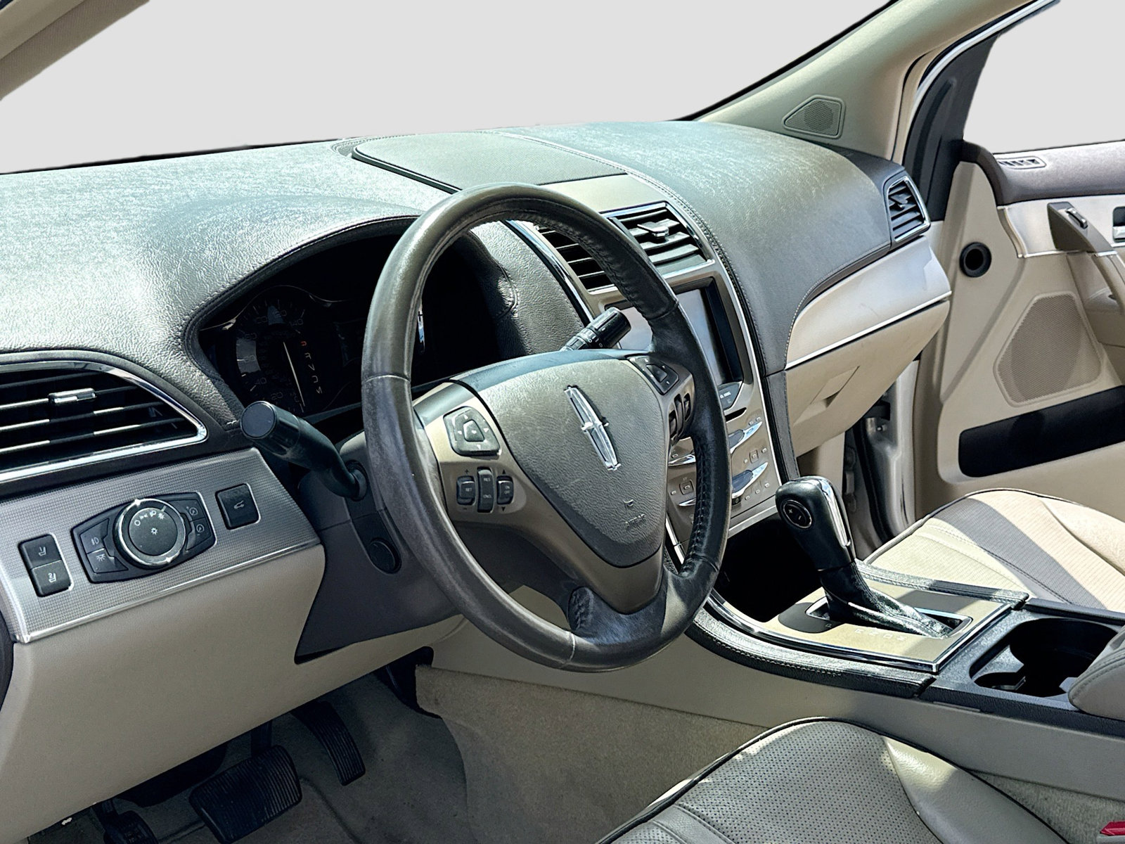 Used 2011 Lincoln MKX 2WD w/ 101A Rapid Spec Order Code image 4