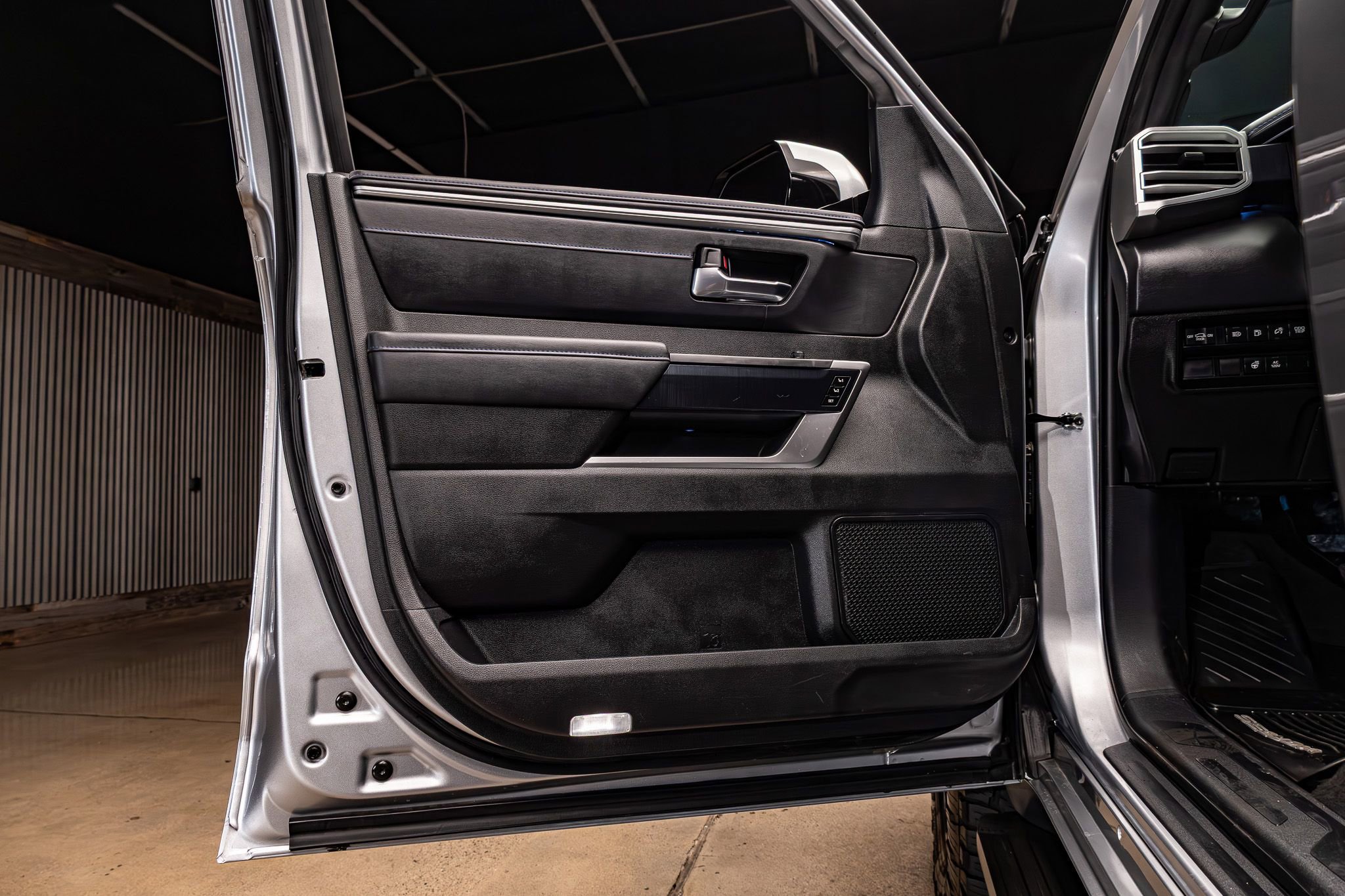 Used 2024 Toyota Sequoia Platinum image 30