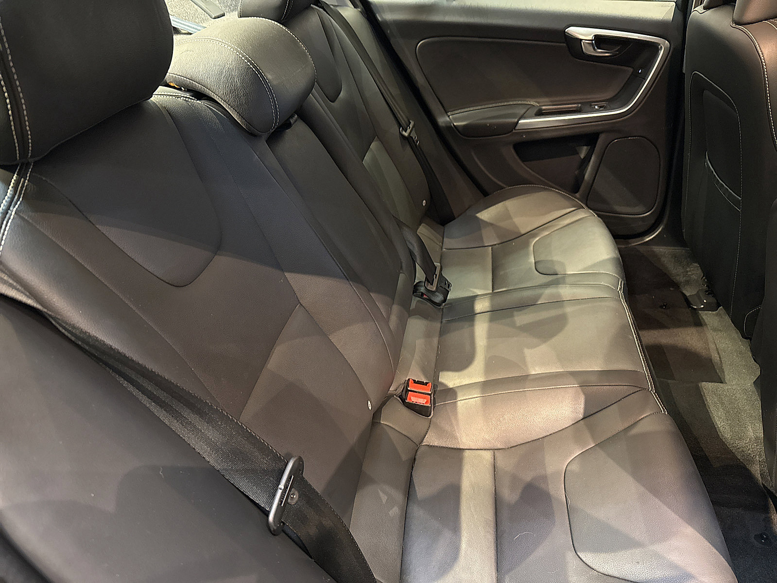 Used 2018 Volvo S60 T5 Dynamic w/ Vision Package image 35