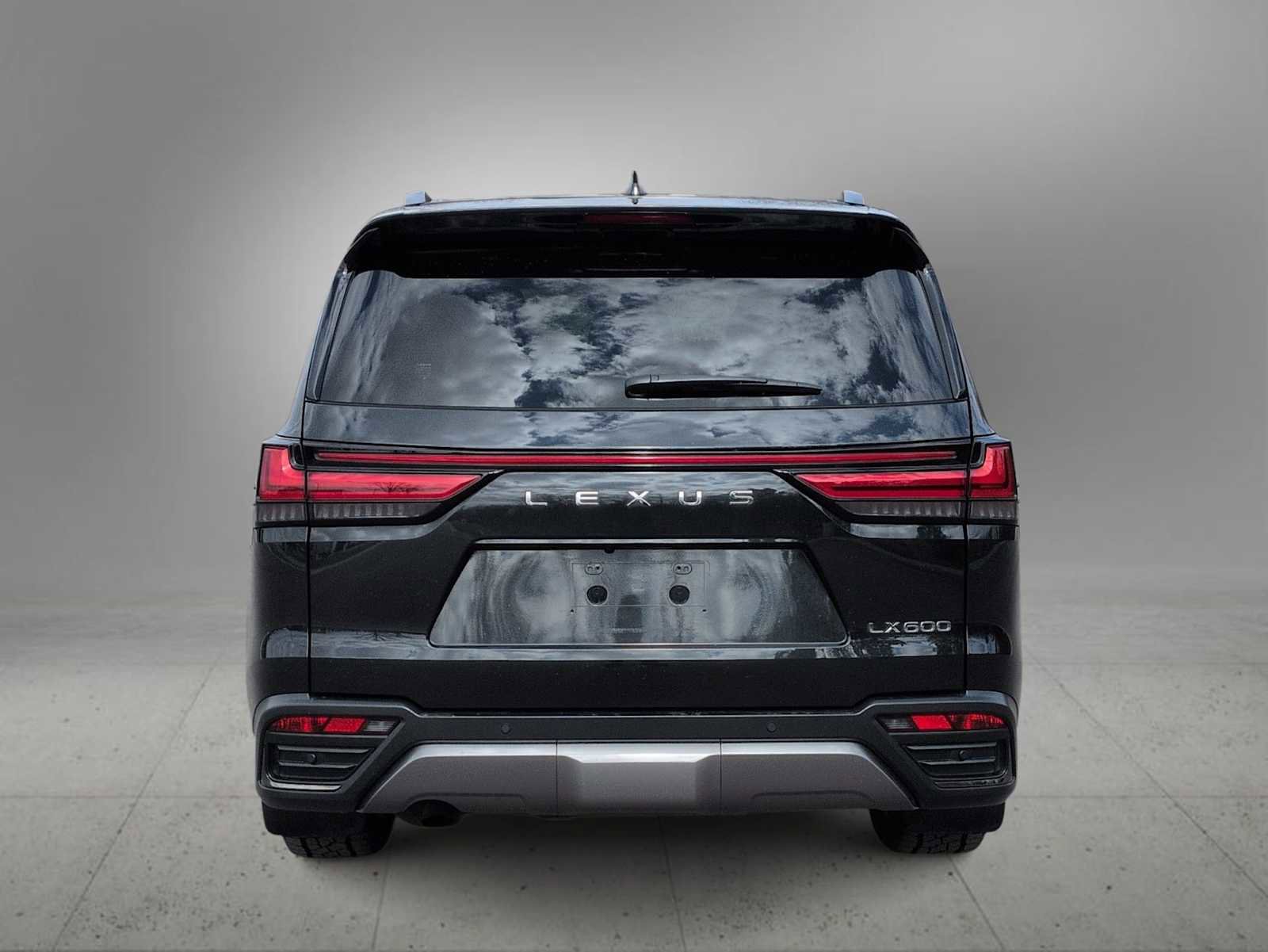 Used 2023 Lexus LX 600 4WD w/ Appearance Package image 7