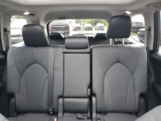 Used 2025 Toyota Grand Highlander AWD Hybrid image 13