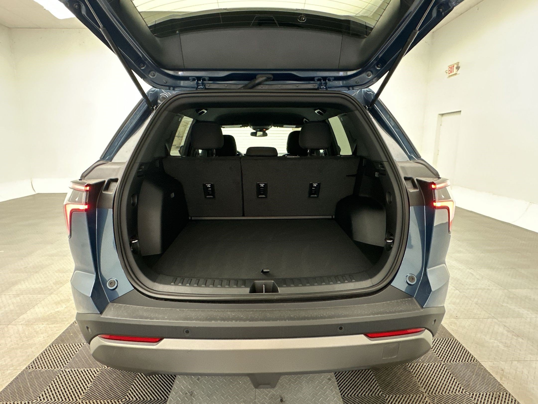 New 2027 Chevrolet Equinox LT AWD/4WD image 24