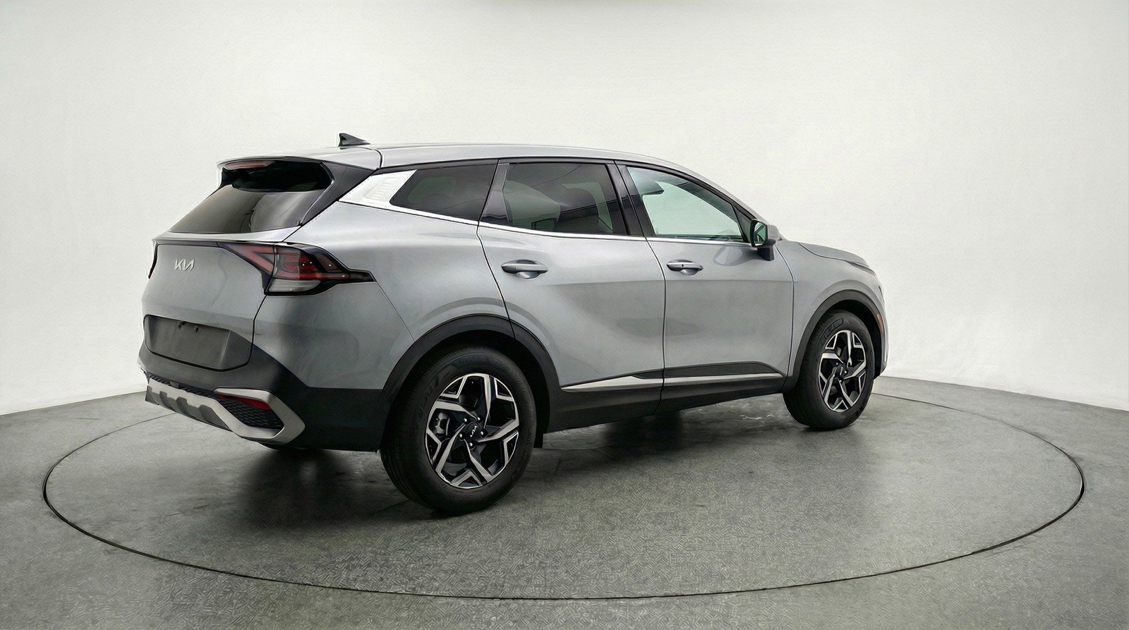 Used 2025 Kia Sportage LX image 9