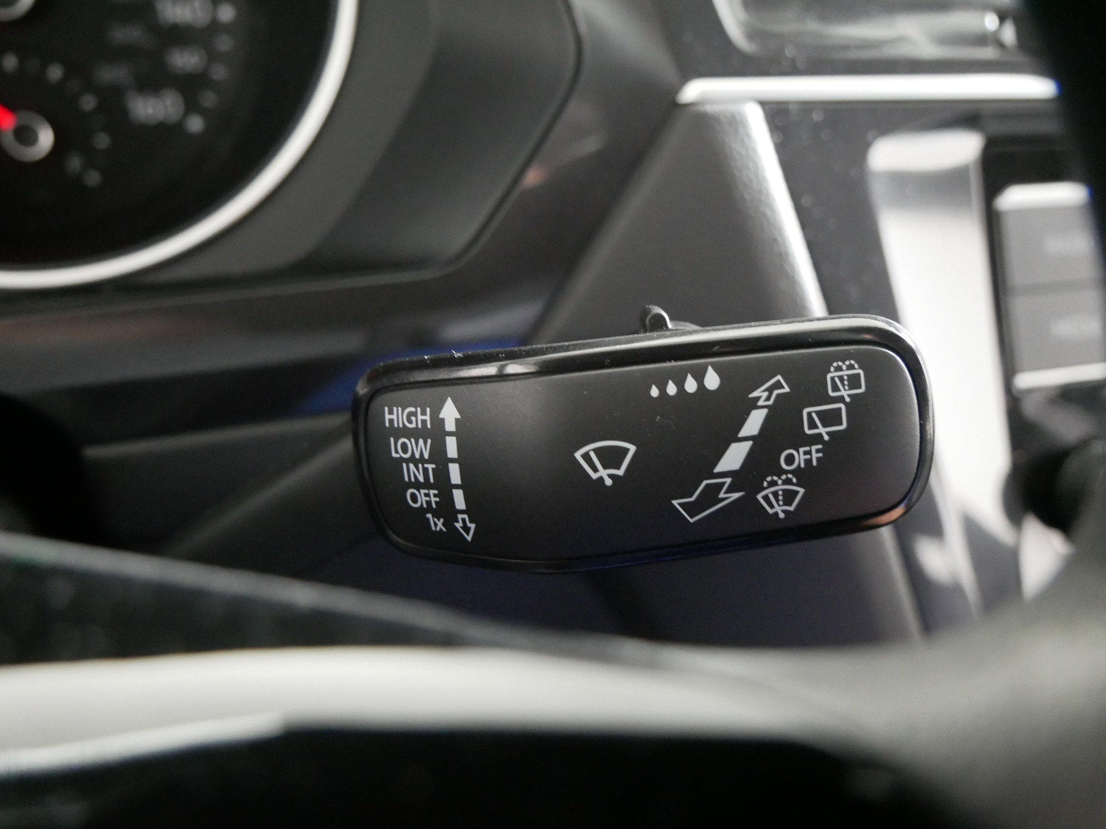 Used 2021 Volkswagen Tiguan S image 31