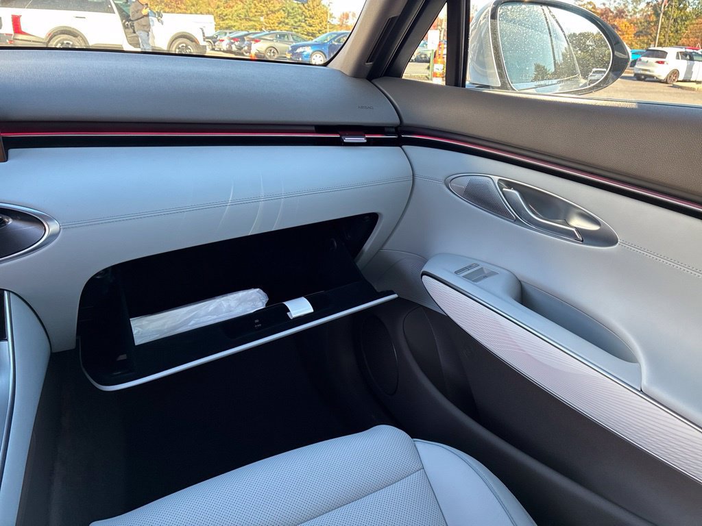 New 2027 Genesis GV70 2.5T Advanced AWD/4WD image 40