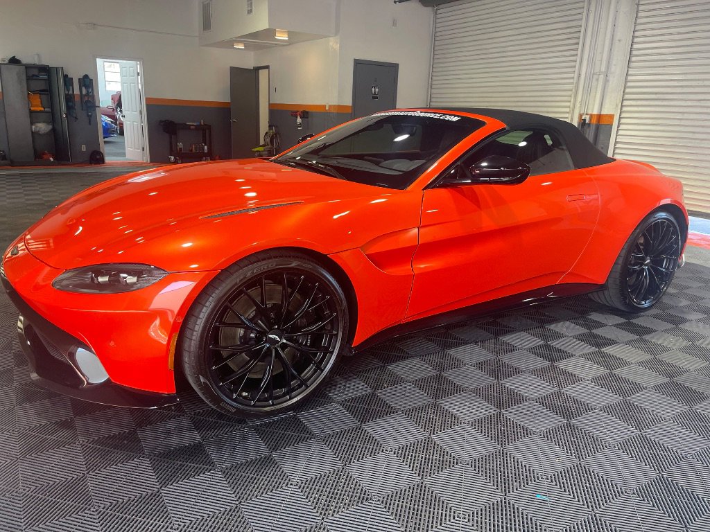 Used 2023 Aston Martin V8 Vantage Roadster image 23