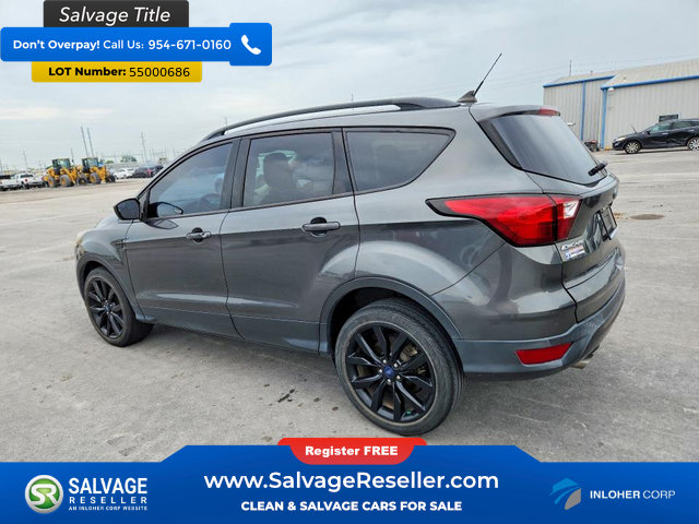Used 2019 Ford Escape SE FWD image 3