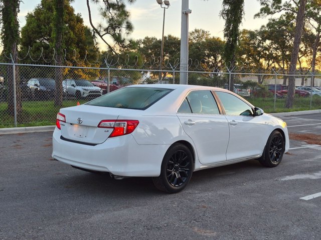 Used 2012 Toyota Camry LE FWD image 5