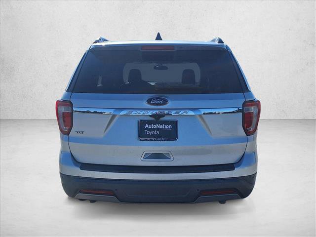 Used 2019 Ford Explorer XLT image 6