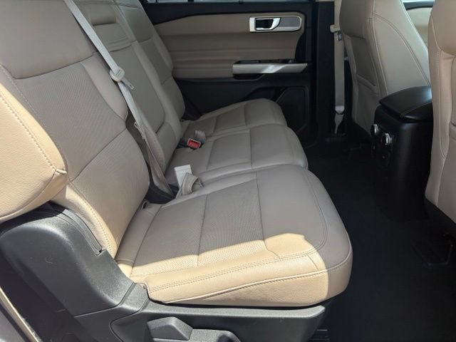 Used 2023 Ford Explorer Limited AWD/4WD image 19