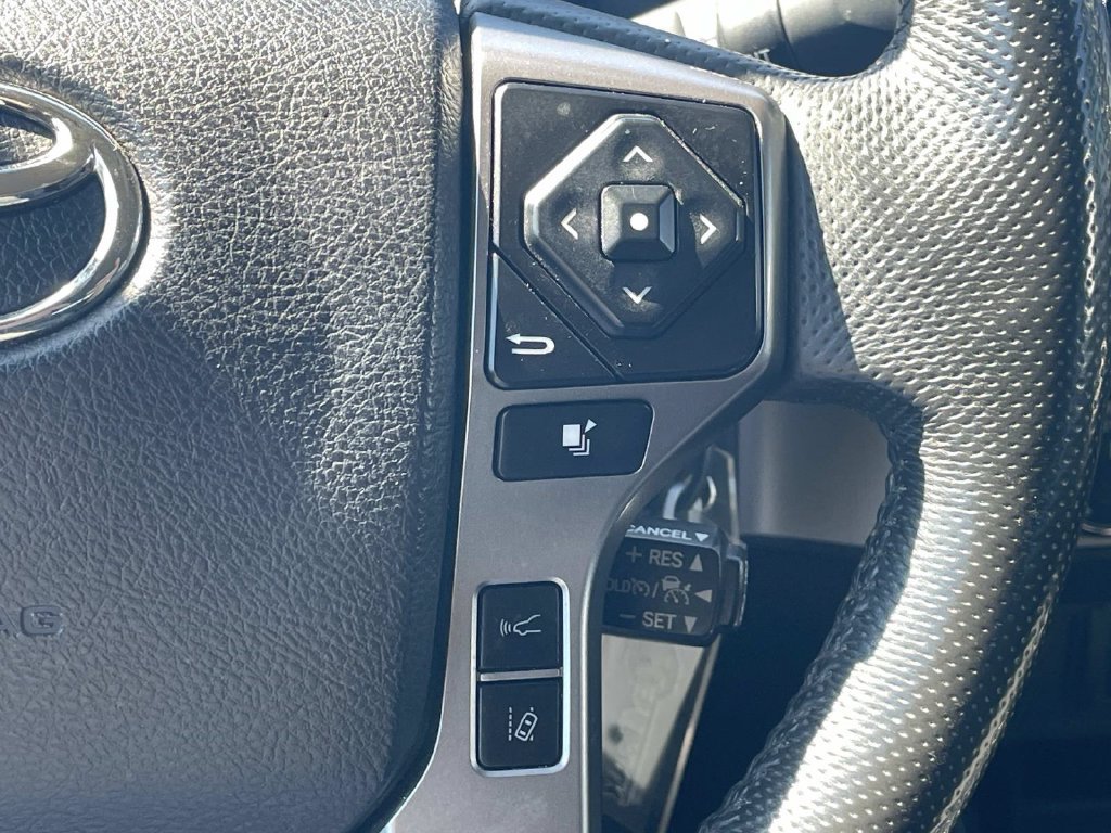 Used 2021 Toyota Tacoma SR5 AWD/4WD image 23