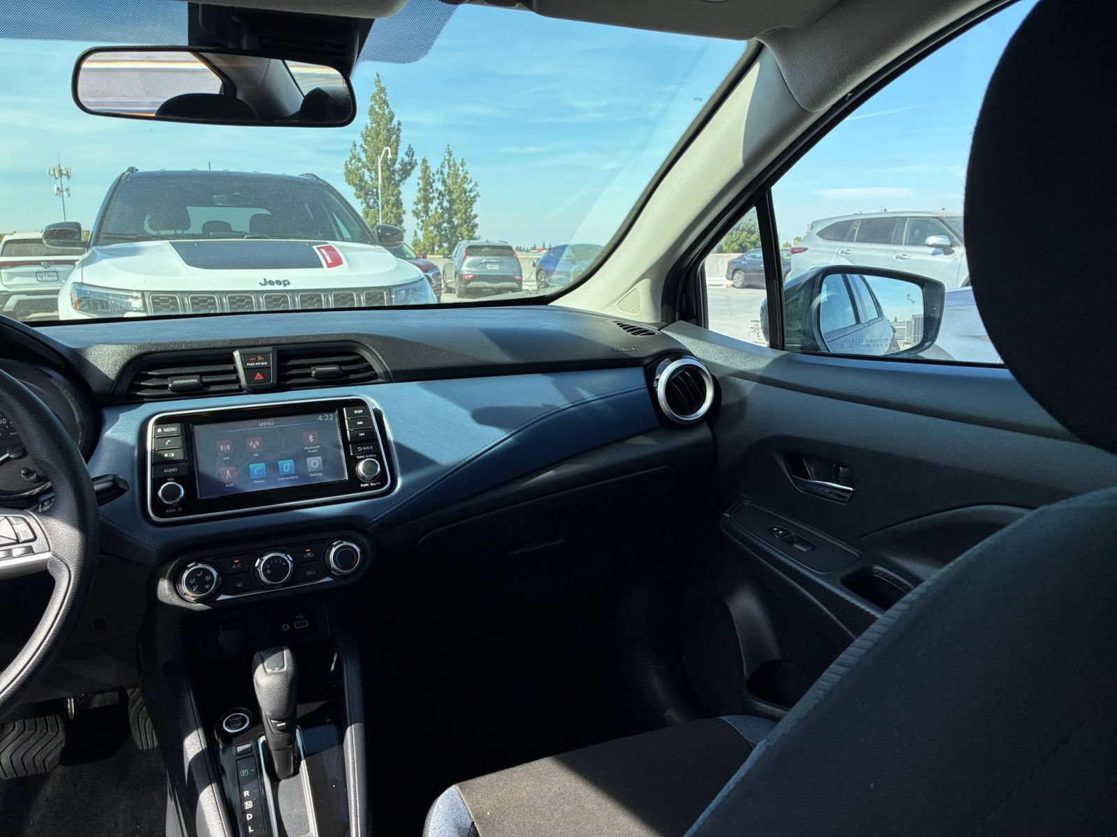Used 2025 Nissan Versa SV FWD image 32