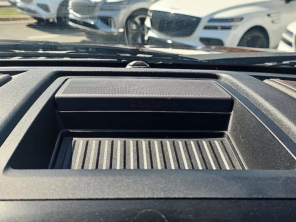 Used 2017 Ford F150 King Ranch w/ Equipment Group 601A Luxury AWD/4WD image 29