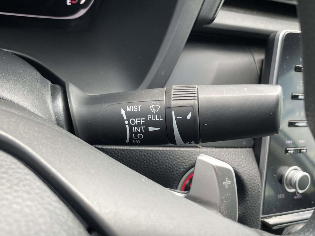 Used 2021 Honda Insight EX image 16
