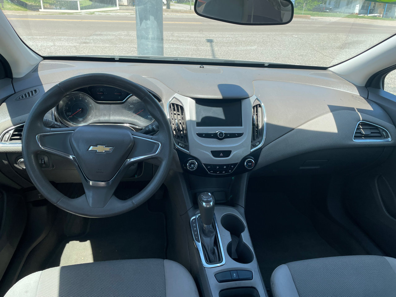 Used 2018 Chevrolet Cruze LS image 7