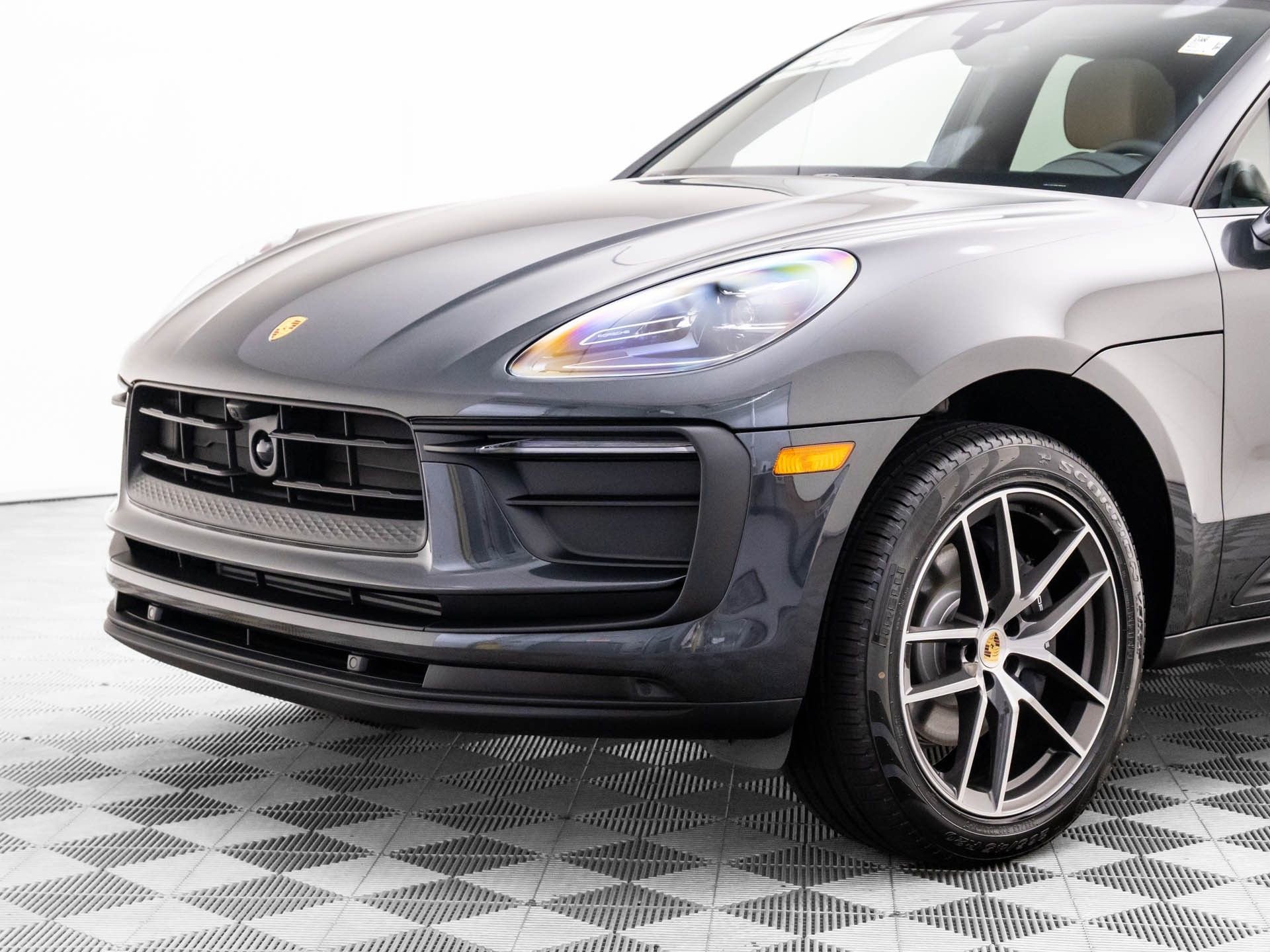 Certified 2026 Porsche Macan AWD/4WD image 36