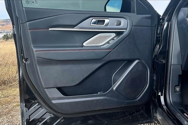 Used 2025 Ford Explorer ST image 20