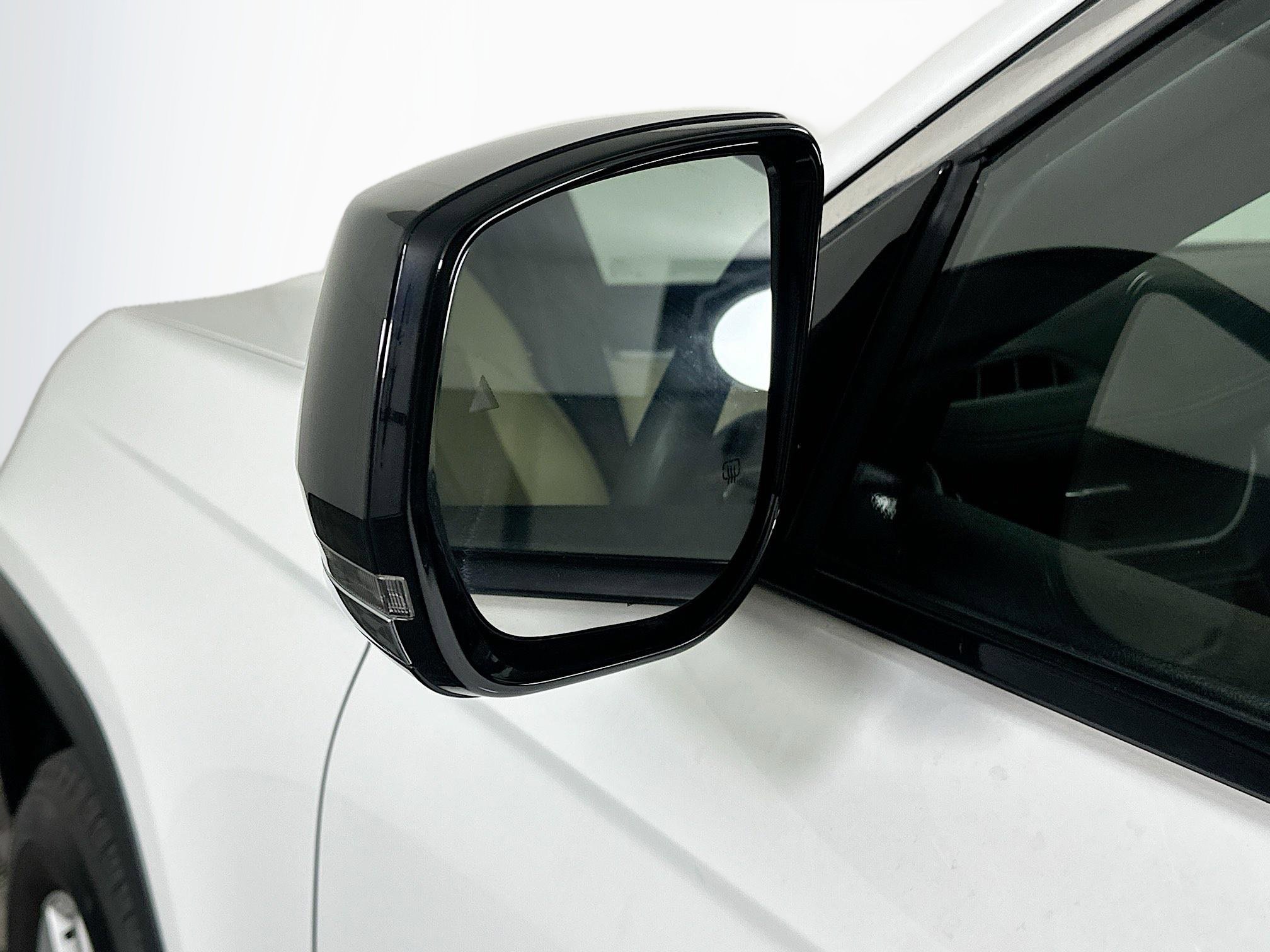 Used 2023 Jeep Grand Cherokee Limited AWD/4WD image 16