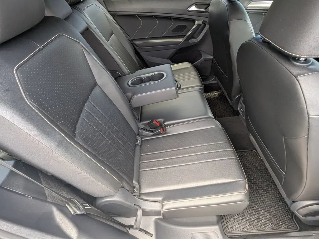 Used 2022 Volkswagen Tiguan SE R-Line FWD image 14