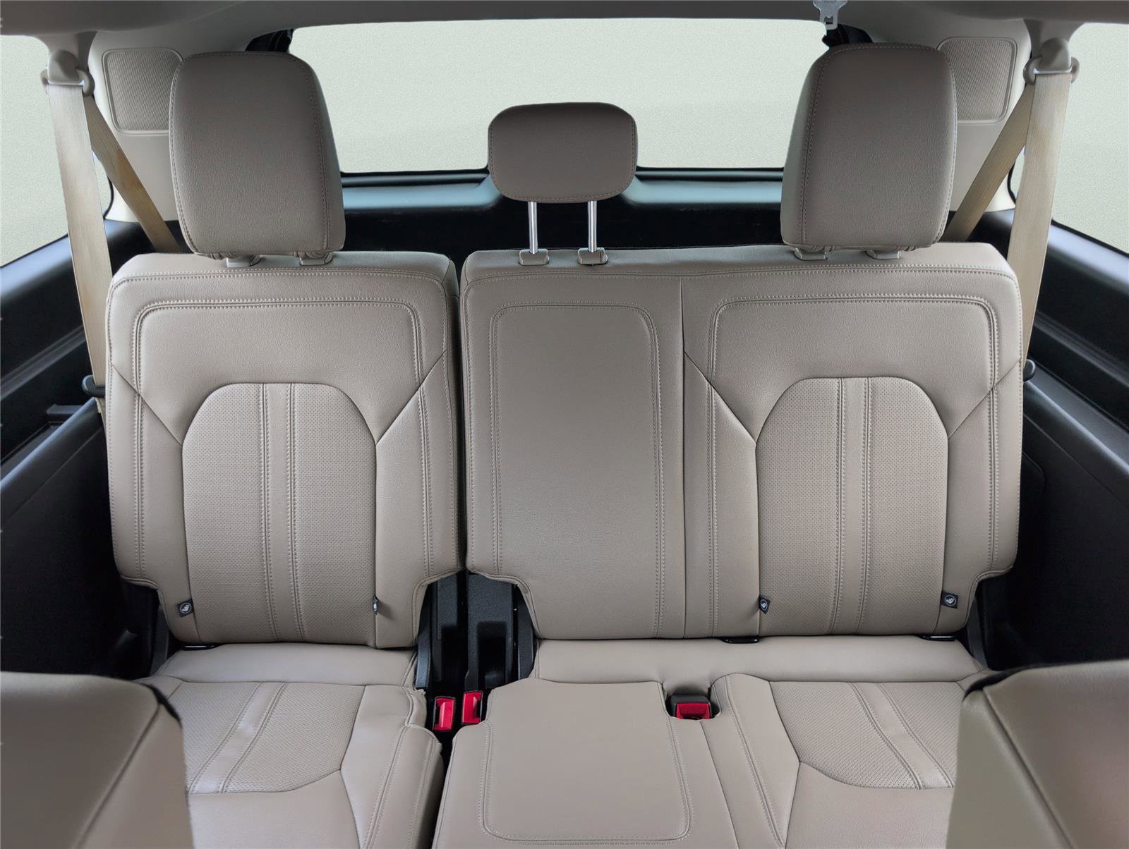 Used 2024 Ford Expedition Max Limited AWD/4WD image 32