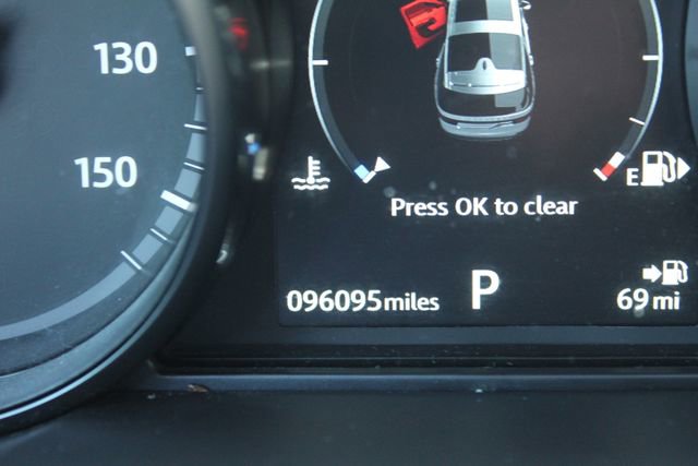 Used 2019 Land Rover Discovery SE image 15