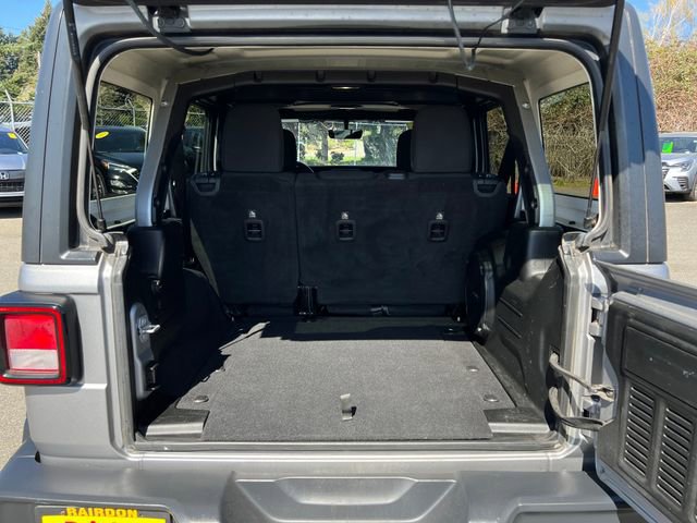 Used 2018 Jeep Wrangler Unlimited Sahara image 18