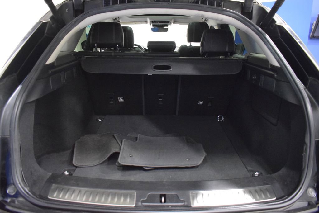 Used 2019 Land Rover Range Rover Velar S image 16