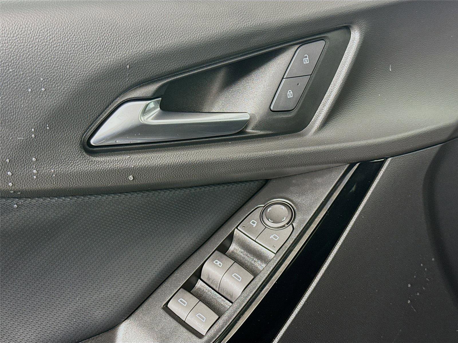 Used 2025 Chevrolet Equinox LT w/ Safety and Technology Package image 19