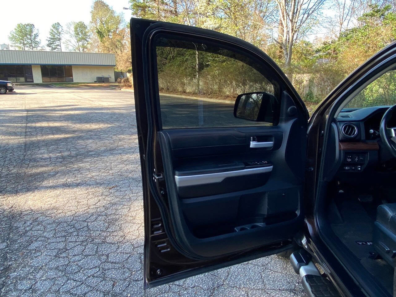 Used 2018 Toyota Tundra Limited w/ Limited Premium Package image 18