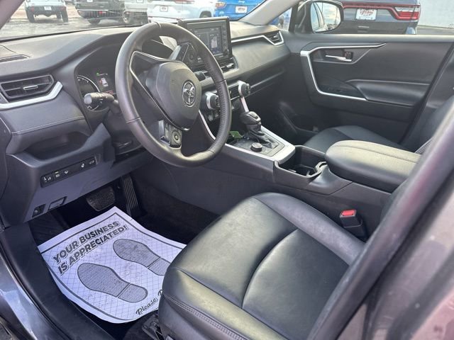 Used 2022 Toyota RAV4 XLE Premium image 24