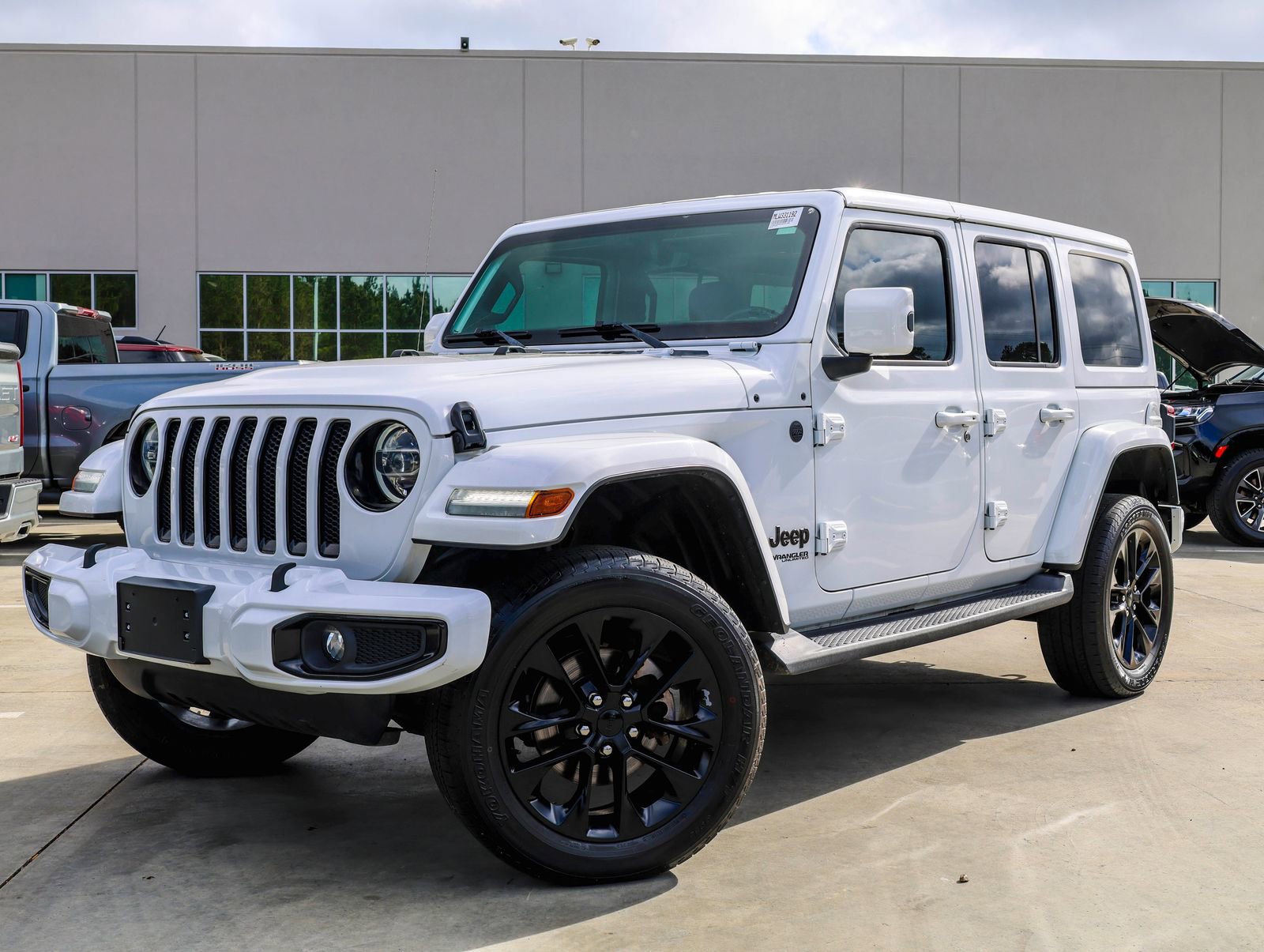 Used 2020 Jeep Wrangler Unlimited Sahara image 1
