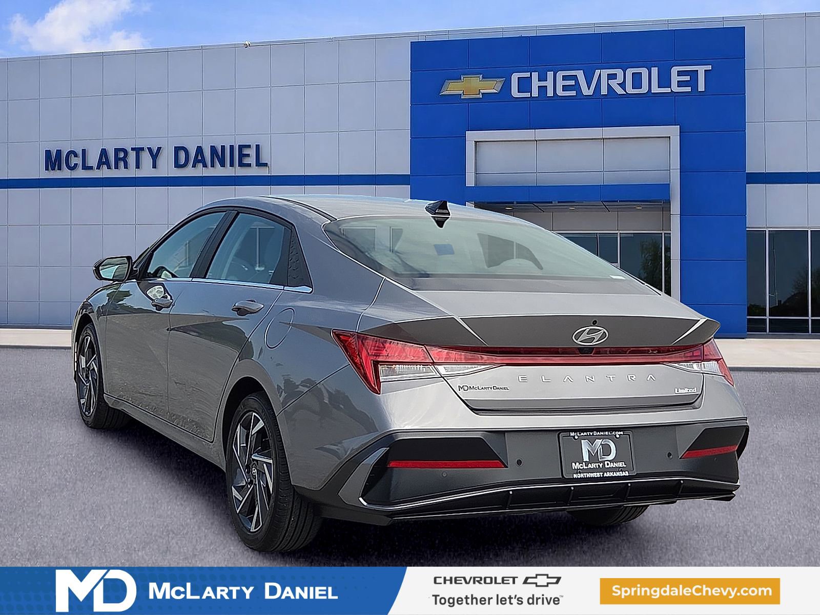 Used 2024 Hyundai Elantra Limited FWD image 4