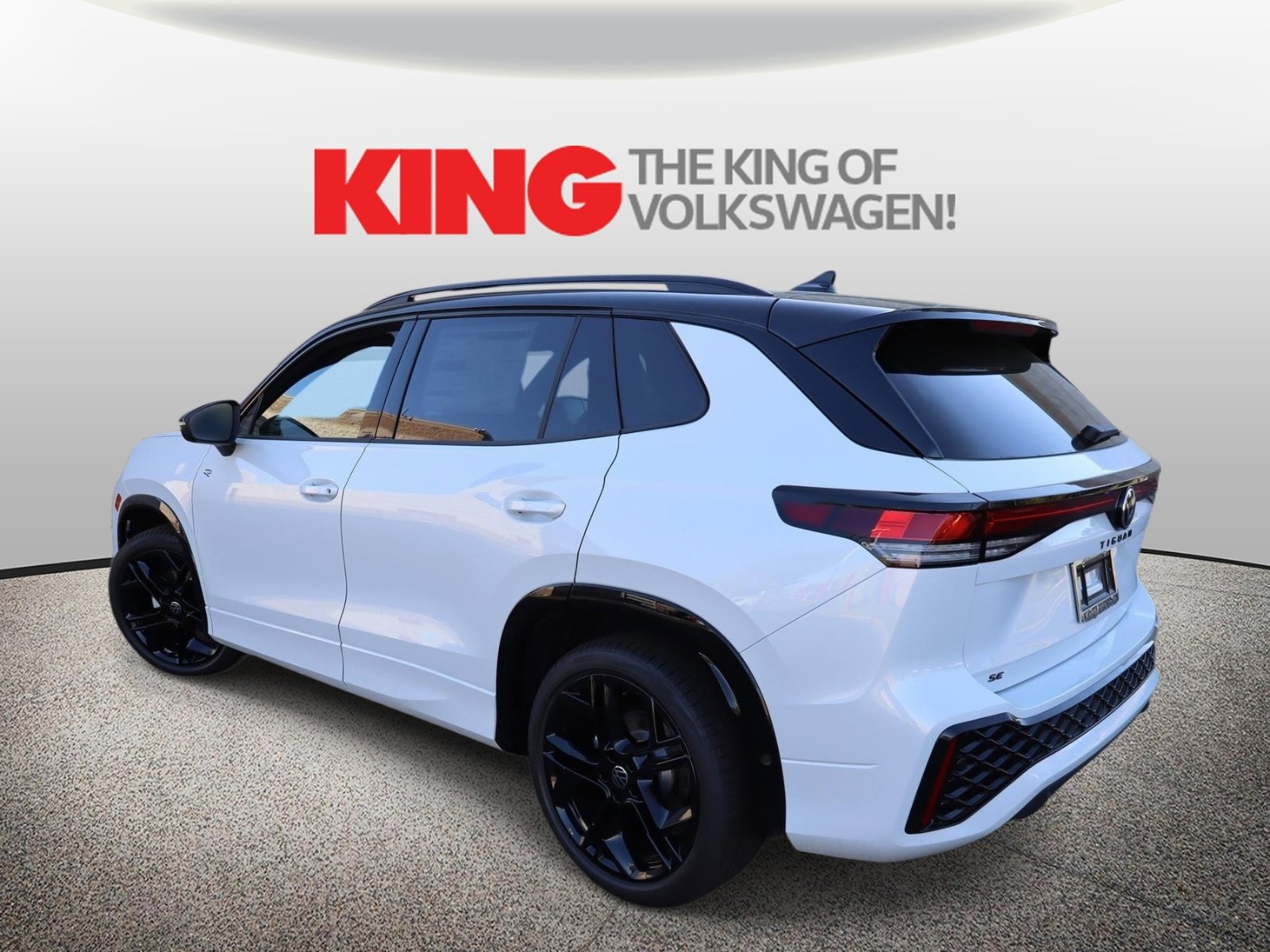New 2026 Volkswagen Tiguan SE R-Line FWD image 6