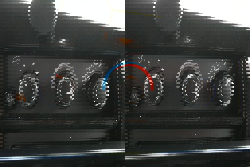 Used 2023 Chevrolet Express 2500 Work Van image 14