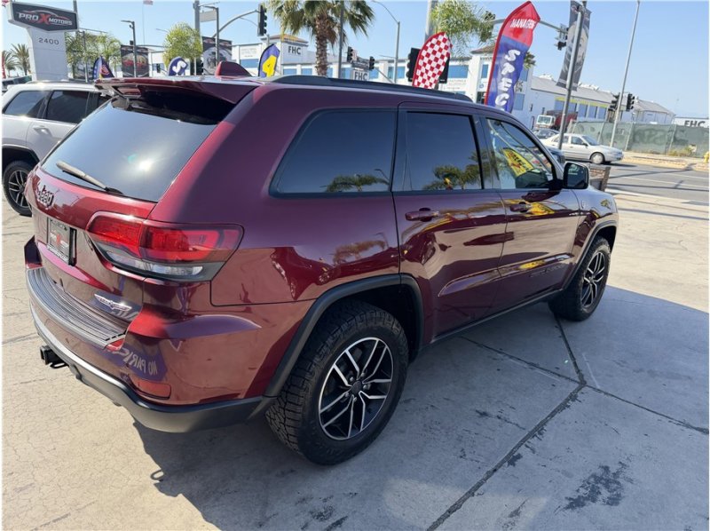 Used 2020 Jeep Grand Cherokee Trailhawk AWD/4WD image 13