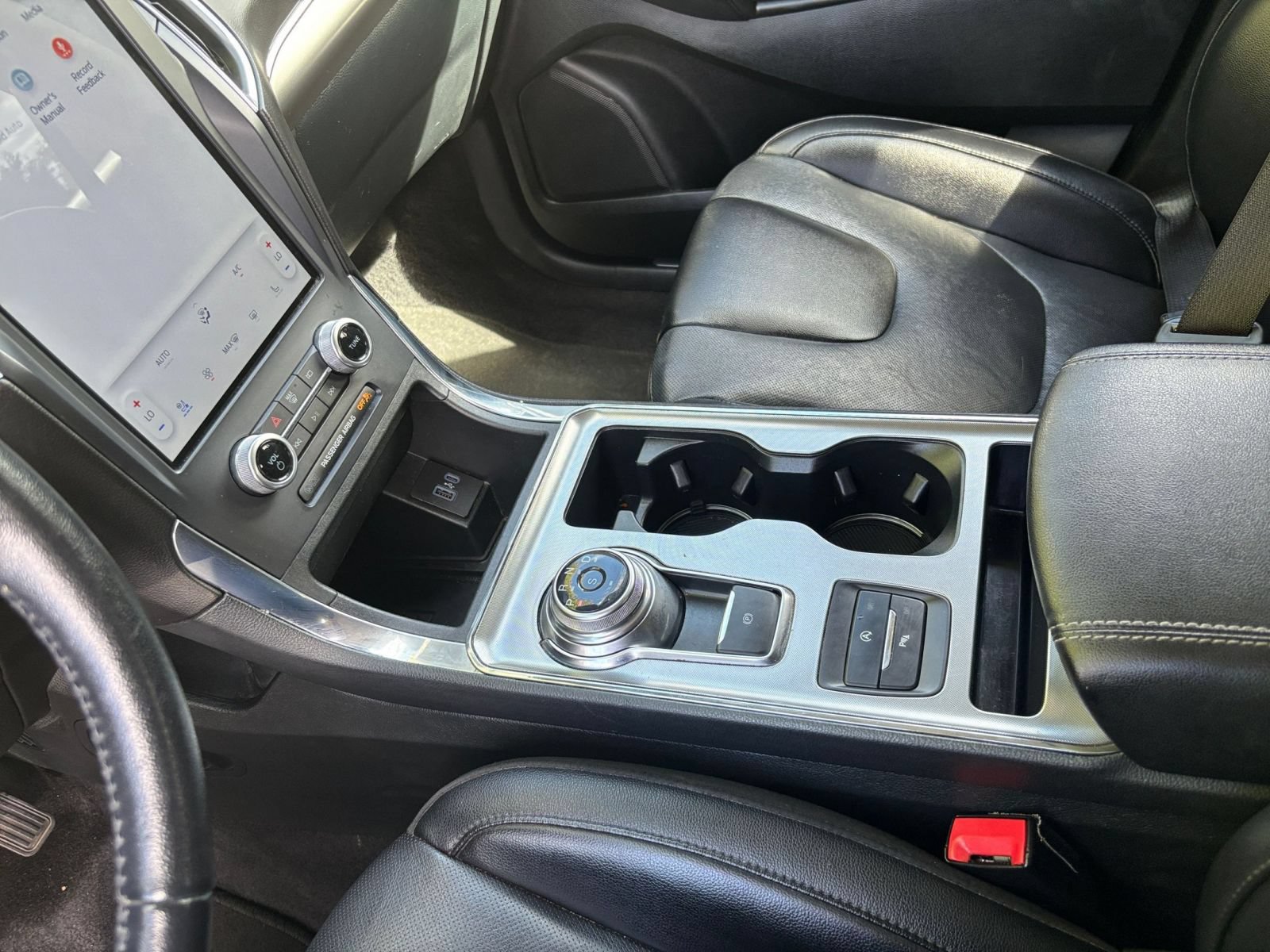 Used 2022 Ford Edge Titanium w/ Equipment Group 301A AWD/4WD image 44