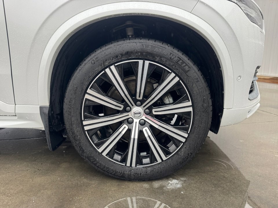 Certified 2023 Volvo XC90 B5 Plus w/ Protection Package Premier image 29
