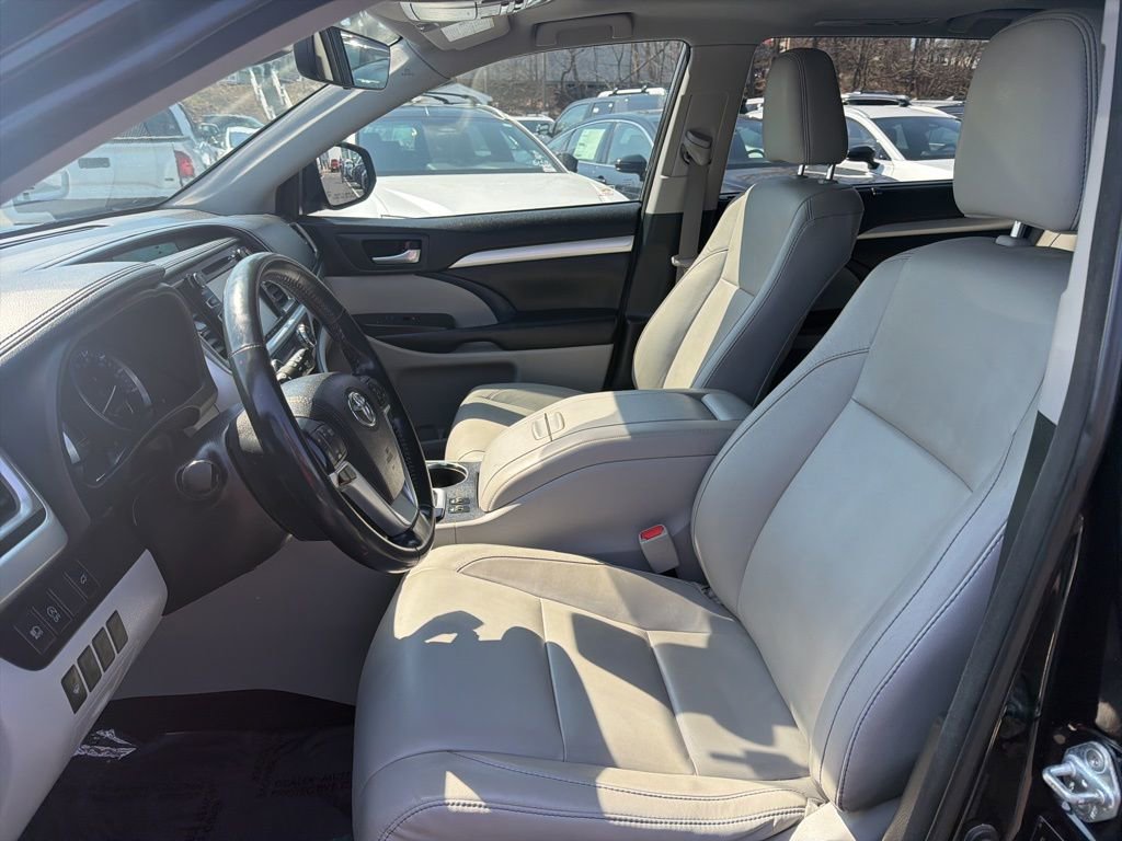 Certified 2018 Toyota Highlander XLE image 24